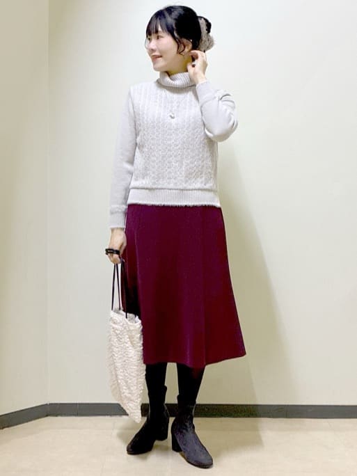  beni_gingerさんの「Reflect｜【ほんのりラメ感◎】ふわふわフェザーヤーンハイネックニット」を使ったコーディネート