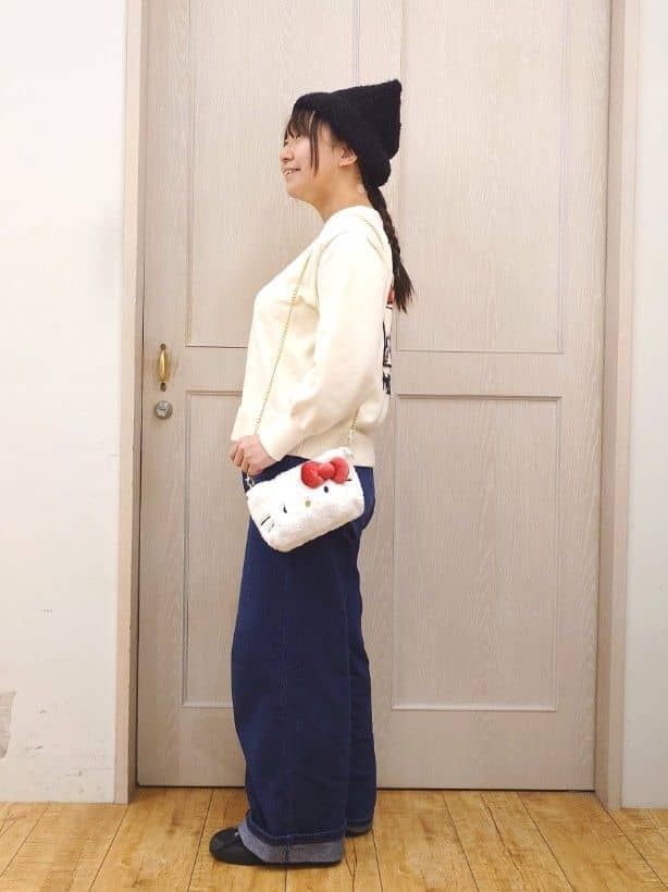 とろろさんの「SHOO･LA･RUE｜【高レビュー/S-LL】脚のラインを拾いにくい デニムワイドパンツ」を使ったコーディネート