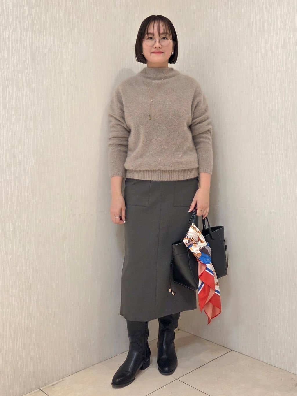 naokoさんの「UNTITLED｜【大人な品格/ふわふわニット】フォックスカシミヤ コクーンニット」を使ったコーディネート