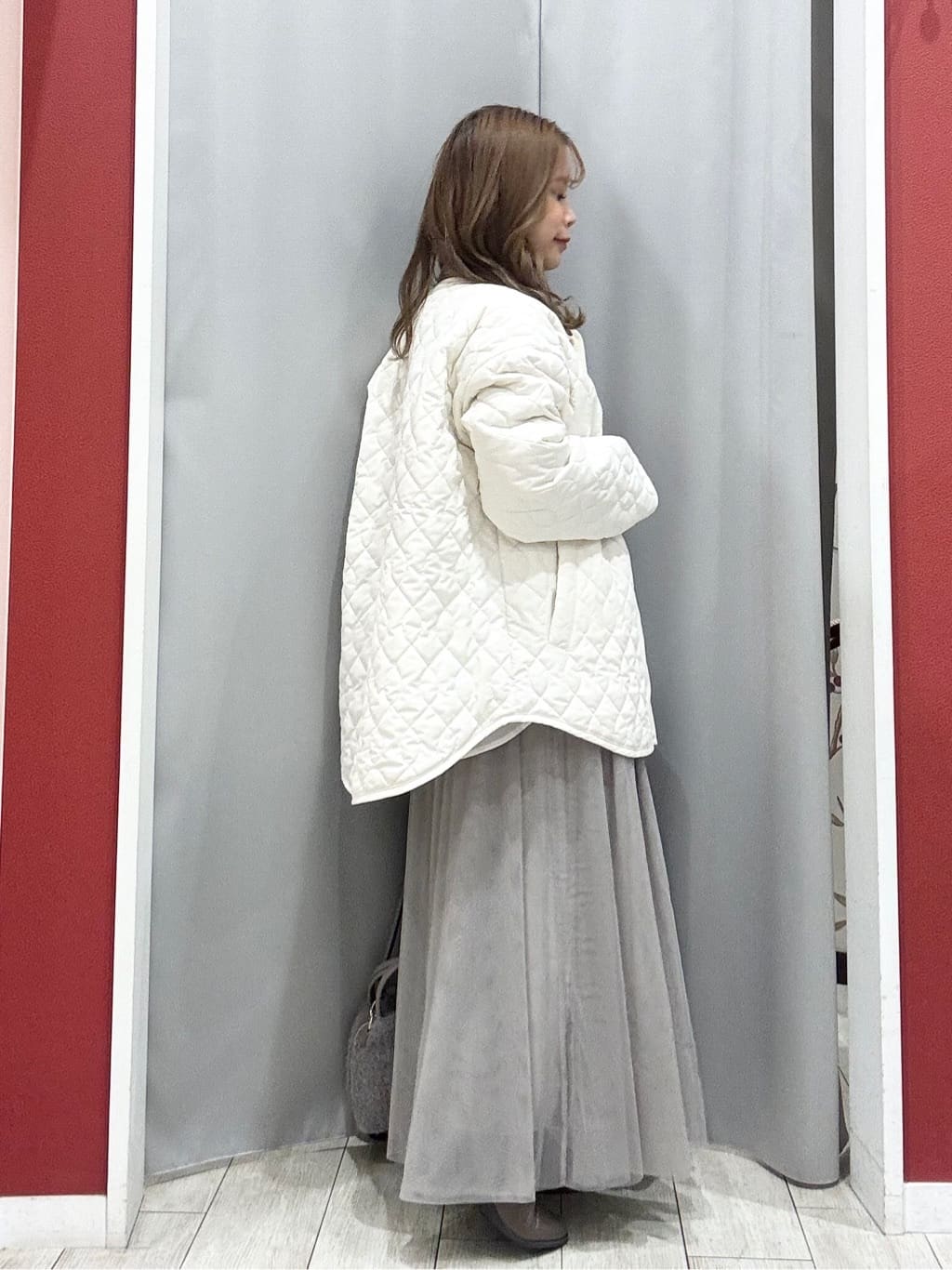 shioさんの「SHOO･LA･RUE｜【2点セット/洗濯機可/S-LL】着回しがきく もちもちハイネックニット+裾シャツインナー」を使ったコーディネート