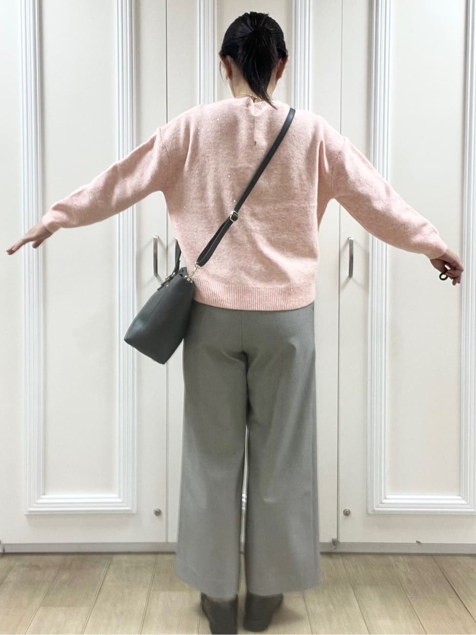 KAOさんの「Reflect｜【選べる5色／ゆったりシルエット】Vネックスパンコールニット」を使ったコーディネート