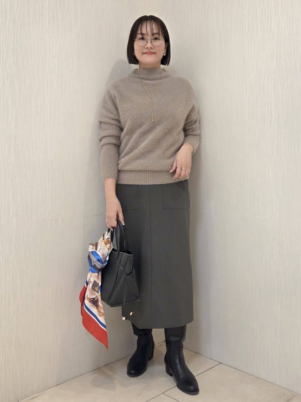 naokoさんの「UNTITLED｜【大人な品格/ふわふわニット】フォックスカシミヤ コクーンニット」を使ったコーディネート