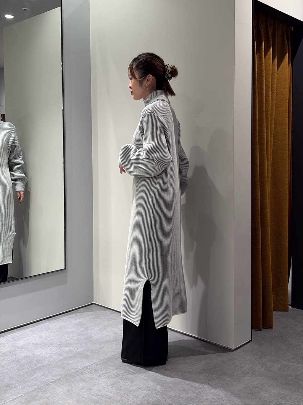 ユアさんの「INDIVI｜スタンドネックニットワンピース」を使ったコーディネート