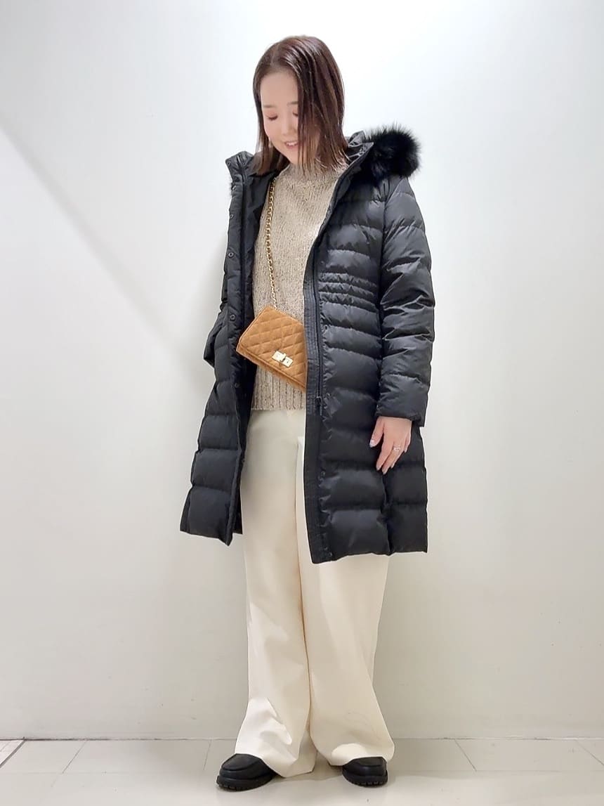 YUIさんの「UNTITLED｜【はっ水機能/フード取り外し可/防寒】ロングダウンコート」を使ったコーディネート