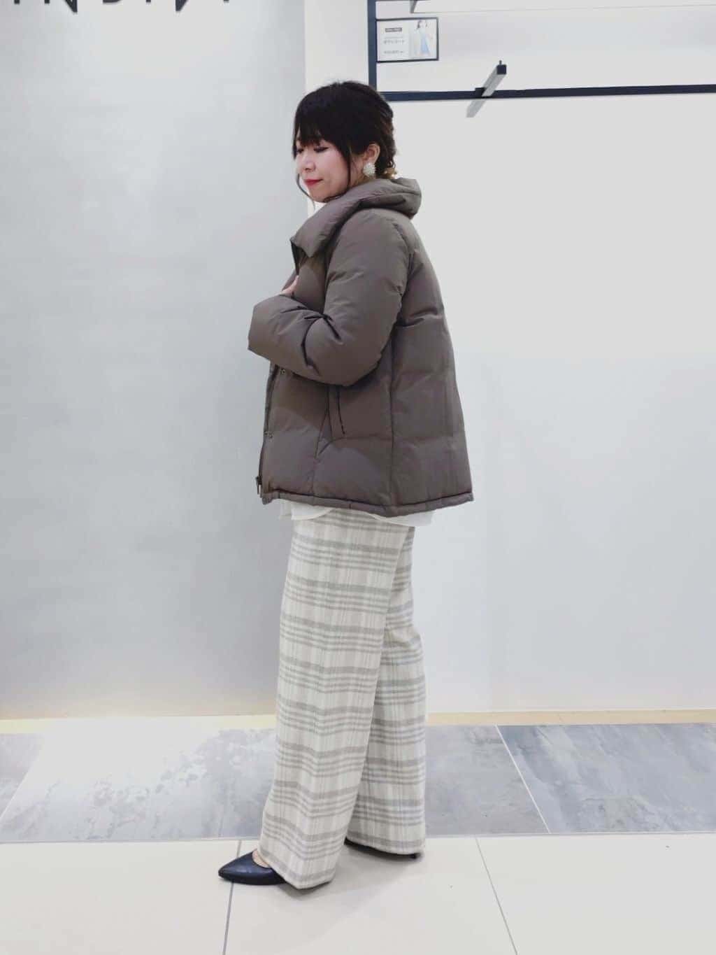 TOMOMIさんの「INDIVI｜【カシミヤ混】ミドルゲージ ハイネックニット」を使ったコーディネート