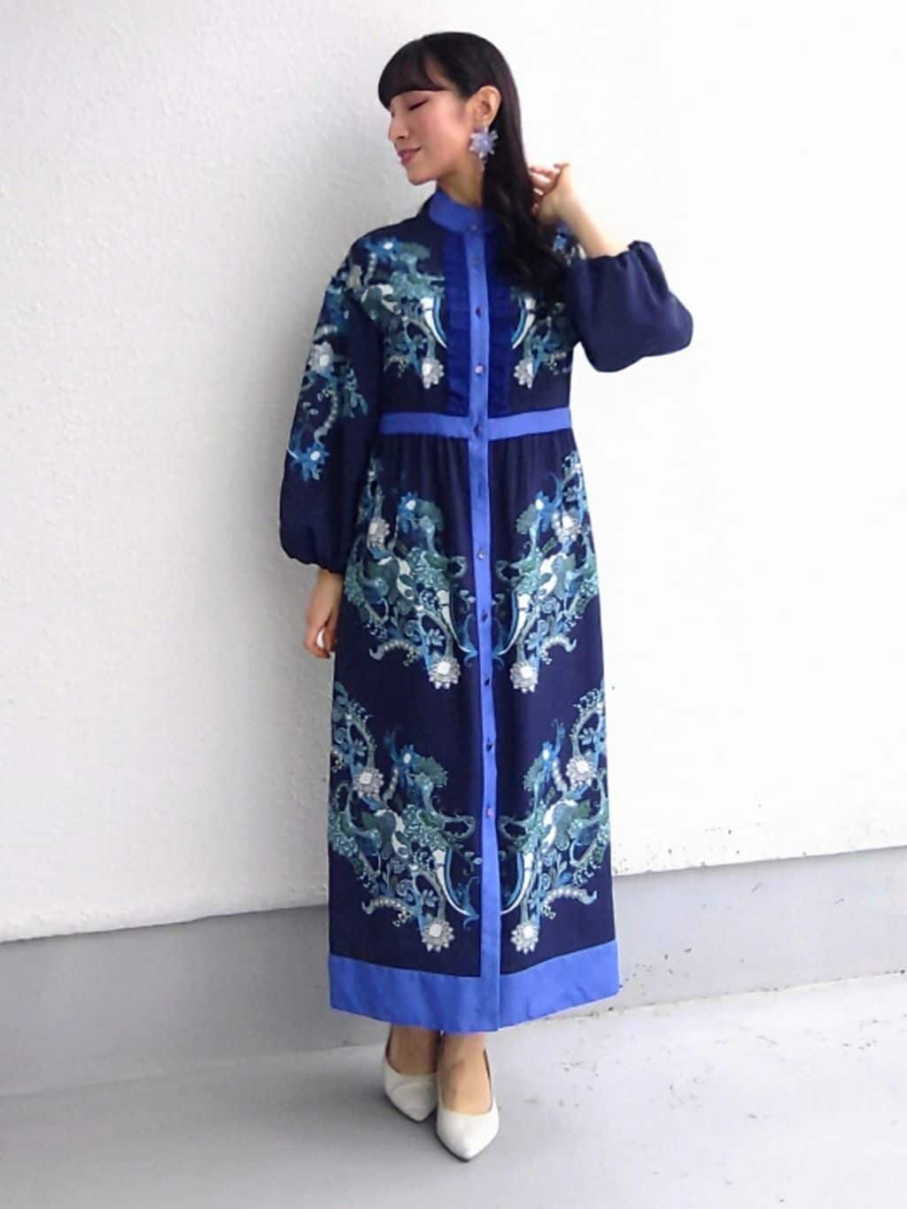 keinaさんの「SunaUna｜【COLLECTION LINE】オリエンタルパネル柄ワンピース」を使ったコーディネート