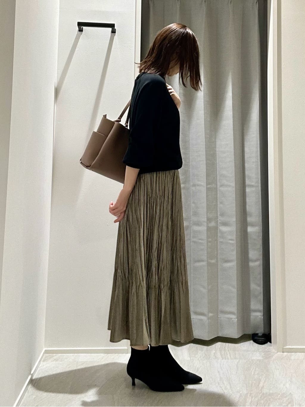 anaさんの「UNTITLED｜【8色展開／コンパクト丈】レーヨン混 コクーンニット」を使ったコーディネート