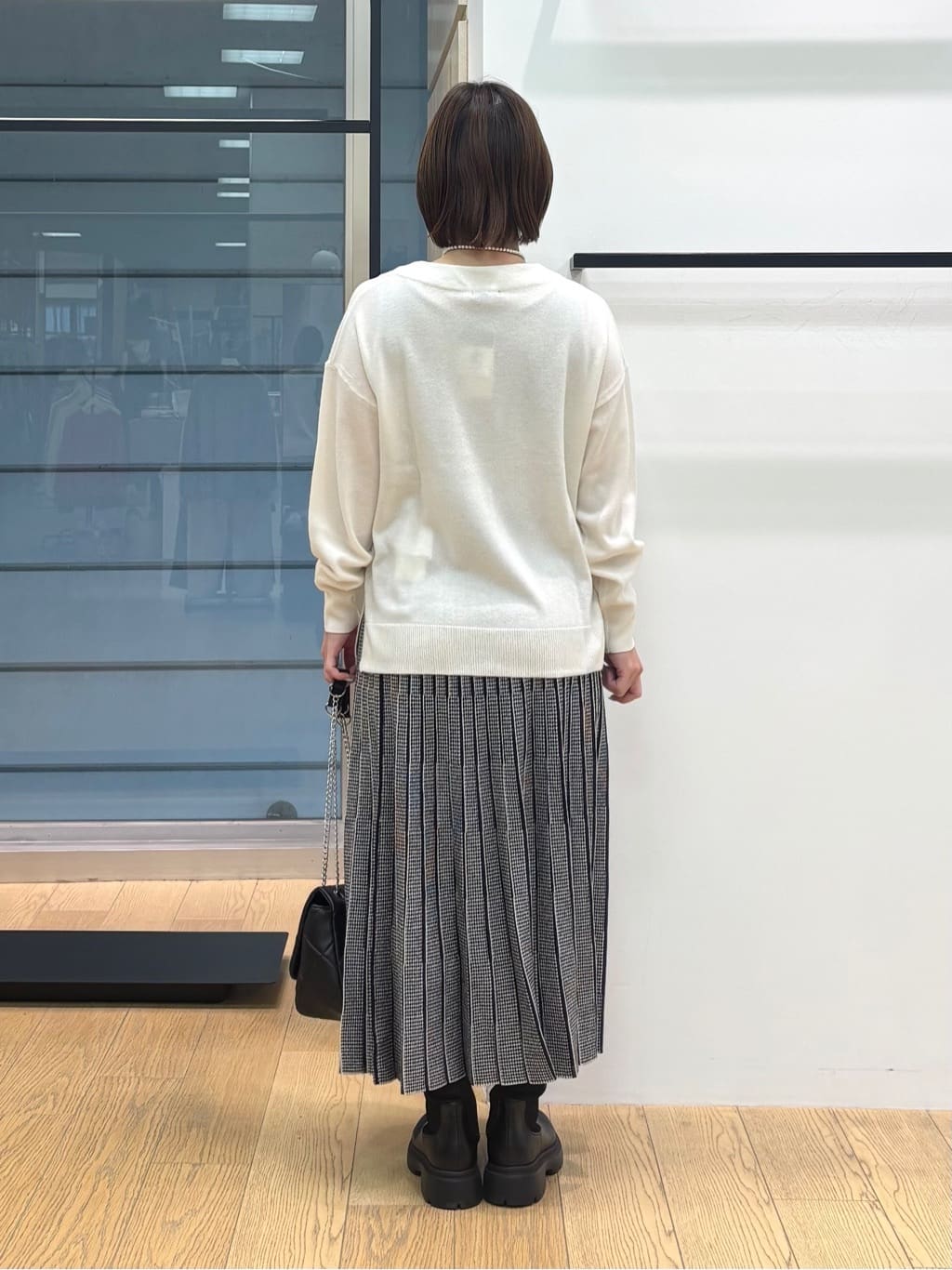 asamiさんの「INDIVI｜【洗える／カシミヤ混】ボトルネック ドルマンスリーブニット」を使ったコーディネート