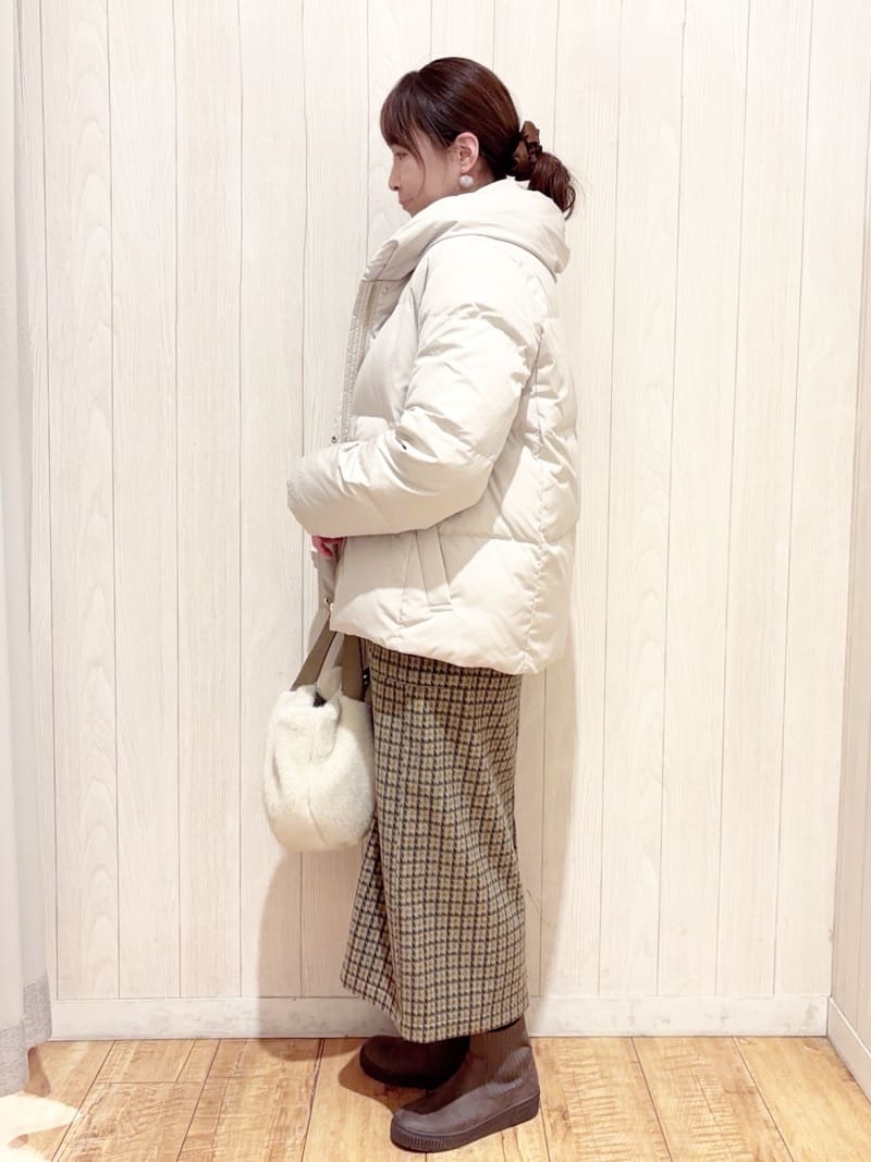 あいこさんの「SHOO･LA･RUE｜【洗濯機可】お気に入りカラーを身にまとって　ふんわりゆるニット」を使ったコーディネート