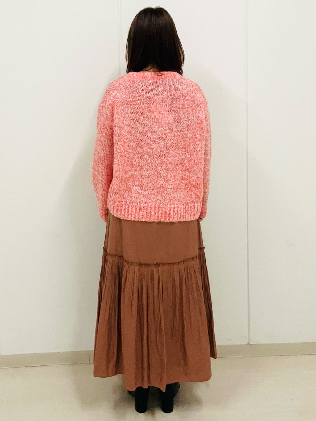 haseさんの「Reflect｜【一枚で着映え◎／ゆったり着られるワンサイズ】スパンコール&times;ラメニット」を使ったコーディネート