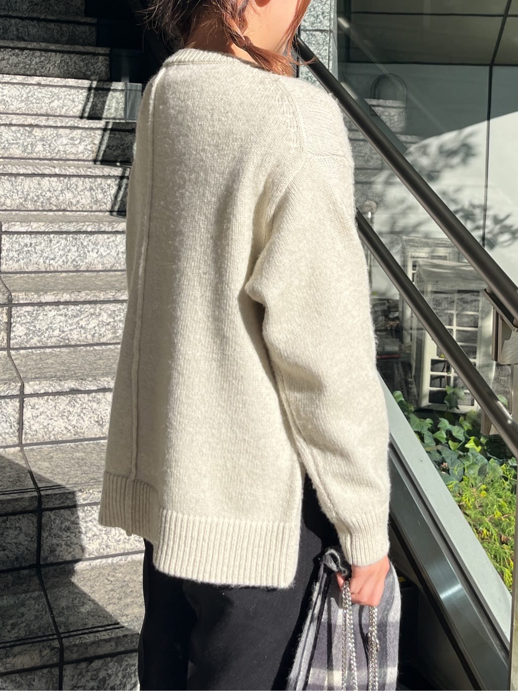 HANNAさんの「OPAQUE.CLIP｜リラクシークルーネックニット【洗濯機OK】」を使ったコーディネート