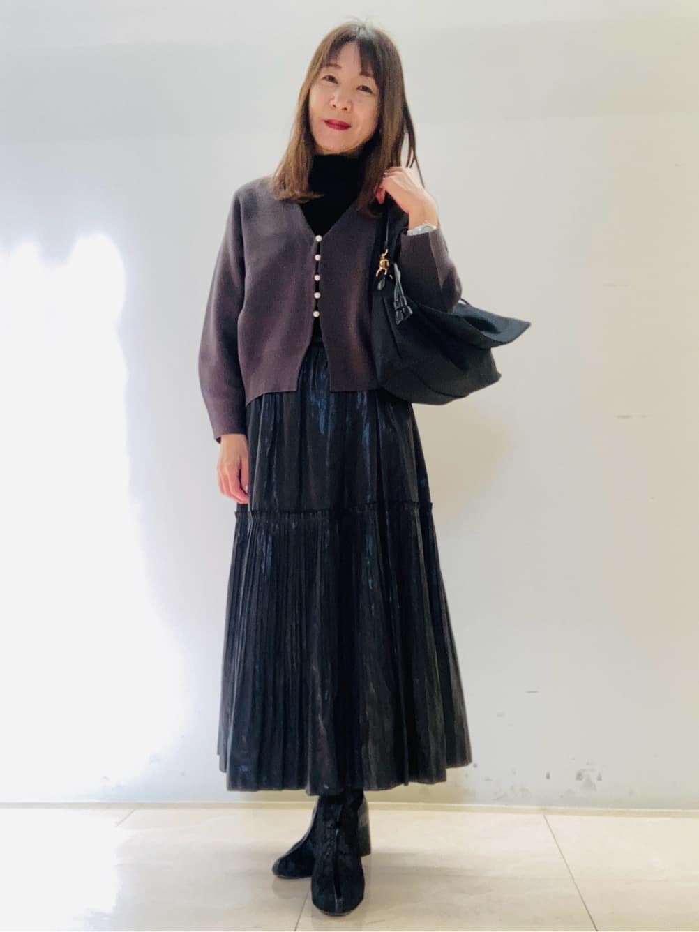 kurodaさんの「Reflect｜【軽い羽織に◎／セットアップ可】パール調ボタン付きカーディガン」を使ったコーディネート