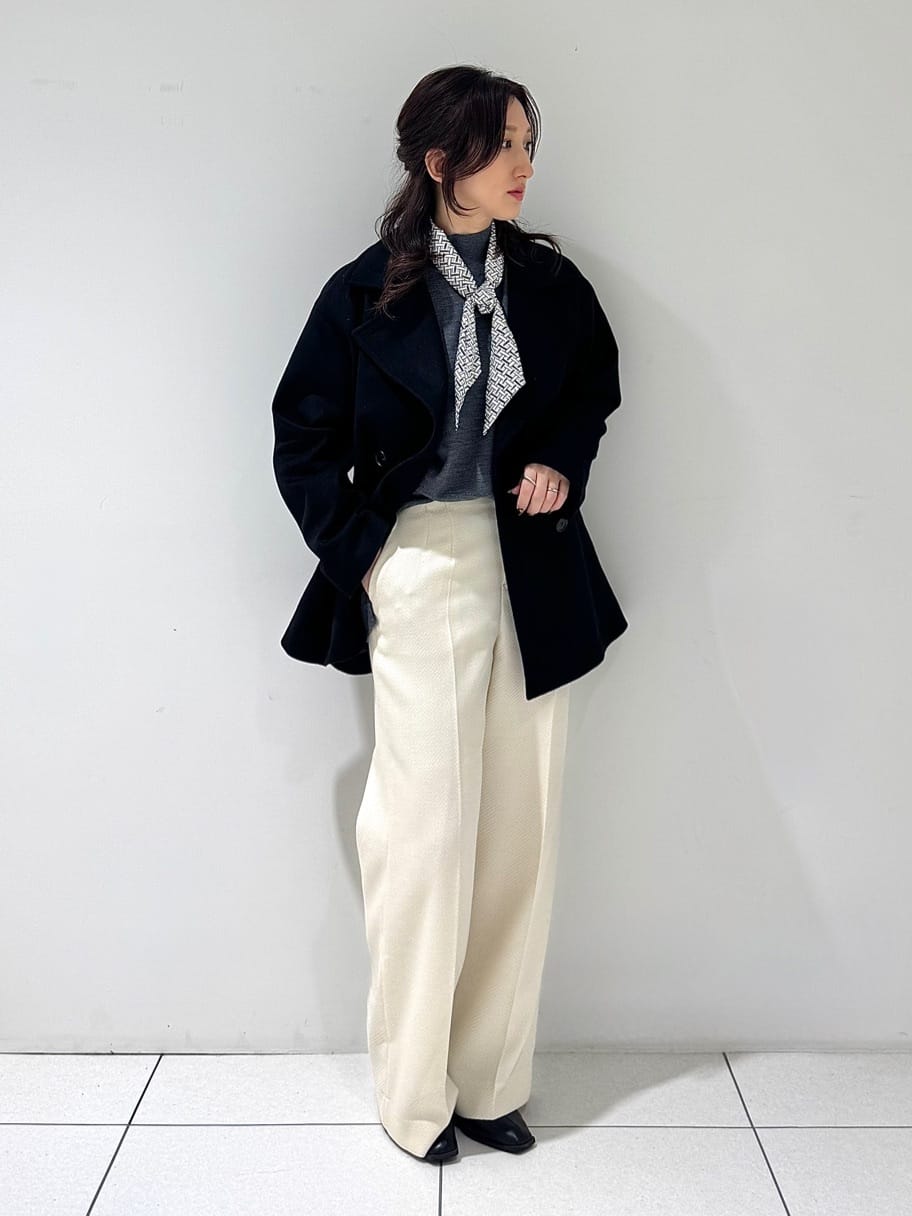 そんさんの「INDIVI｜【軽やか／ゆったり】ウール混ショートトレンチコート」を使ったコーディネート
