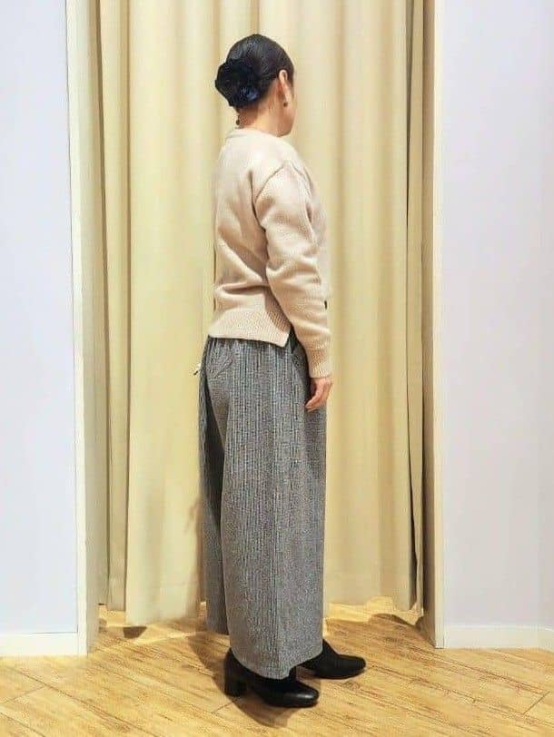 くまさんの「SHOO･LA･RUE｜【S-LL/洗濯機可】さりげないラメが上品　クルーネックニット」を使ったコーディネート