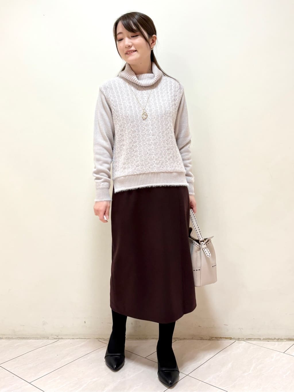 mikiさんの「Reflect｜【ほんのりラメ感◎】ふわふわフェザーヤーンハイネックニット」を使ったコーディネート