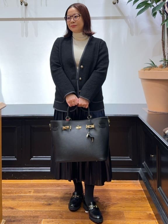 Asamiさんの「DRESSTERIOR｜【インナー使いに最適/しっとり暖かな吸湿発熱素材】タートルネックプルオーバー」を使ったコーディネート