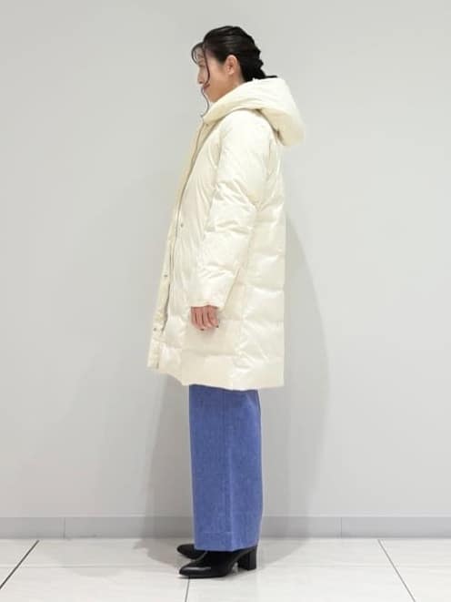 kayoさんの「INDIVI｜【撥水／洗える】ステッチレス ロングダウンコート」を使ったコーディネート