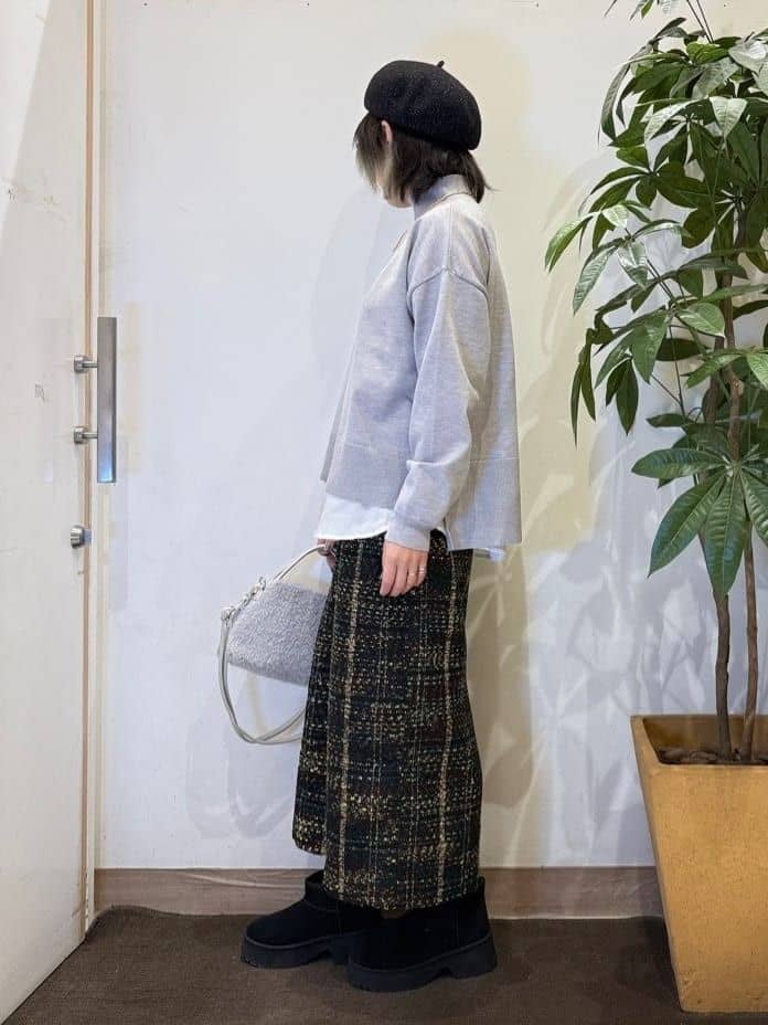 misakiさんの「SHOO･LA･RUE｜【2点セット/洗濯機可/S-LL】着回しがきく もちもちハイネックニット+裾シャツインナー」を使ったコーディネート