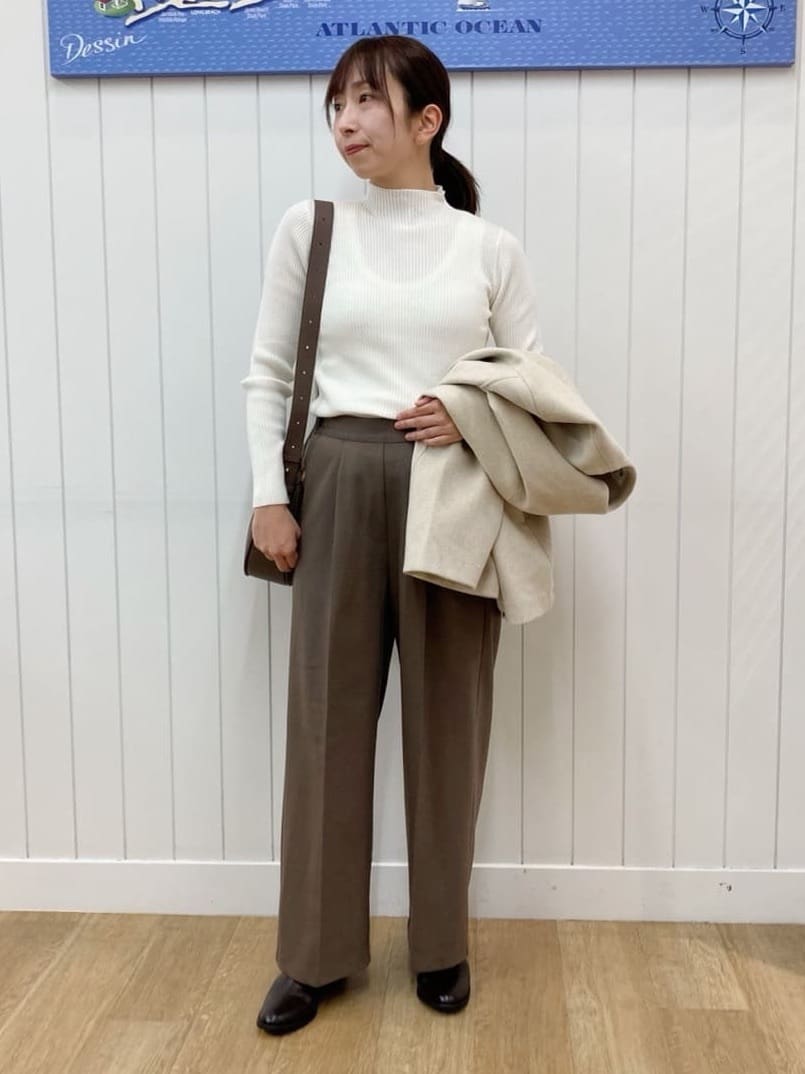 yoshiさんの「Dessin｜ウール混クルーネックコート」を使ったコーディネート