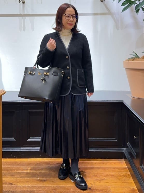 Asamiさんの「DRESSTERIOR｜【インナー使いに最適/しっとり暖かな吸湿発熱素材】タートルネックプルオーバー」を使ったコーディネート