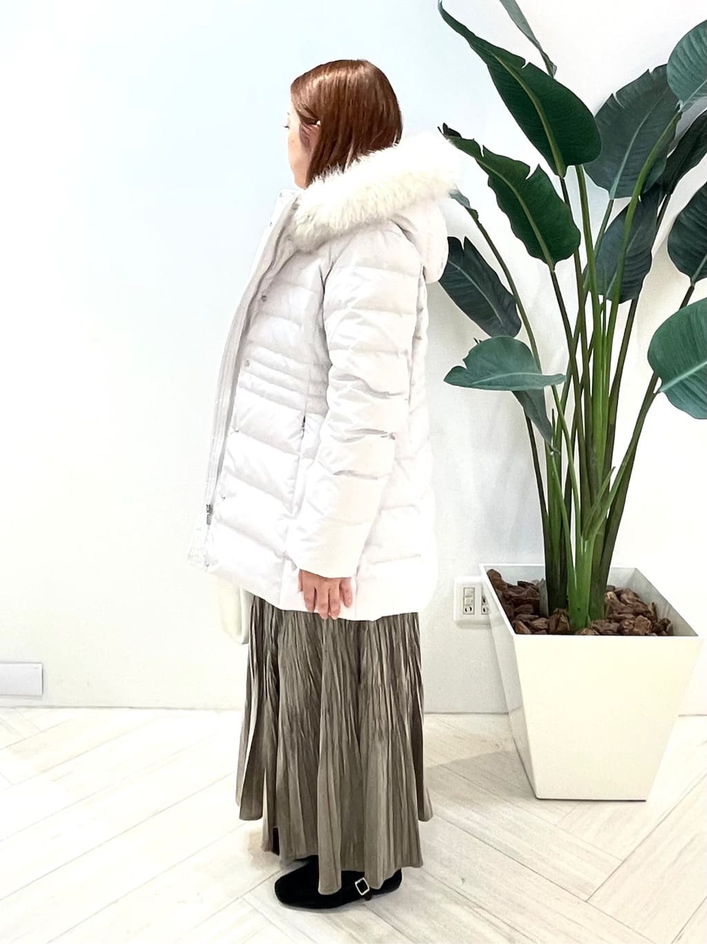 Tomoさんの「UNTITLED｜【はっ水機能/フード取り外し可】ミディダウンコート」を使ったコーディネート