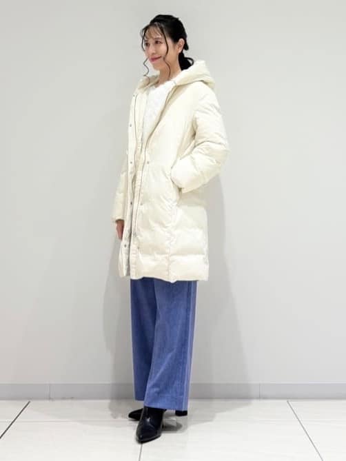 kayoさんの「INDIVI｜【撥水／洗える】ステッチレス ロングダウンコート」を使ったコーディネート