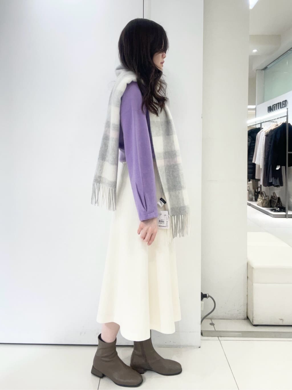 moeさんの「UNTITLED｜【きれいめ/洗える】ラメ入りワイドボートネックニット」を使ったコーディネート