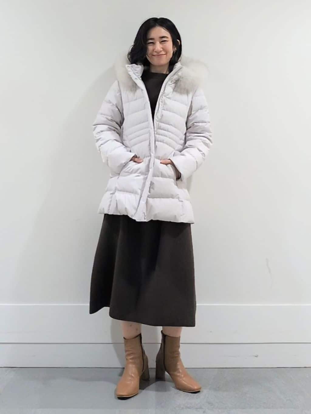 ミズタさんの「UNTITLED｜【ロング丈/ゆったりシルエット】テントライン ニットワンピース」を使ったコーディネート