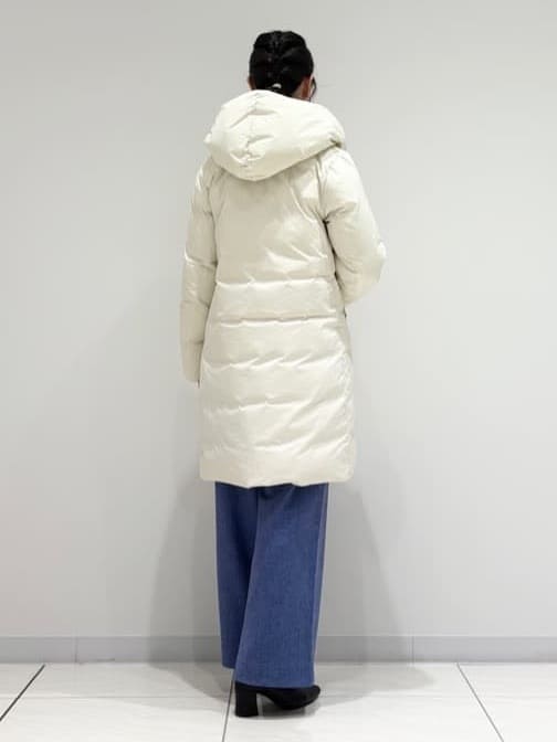 kayoさんの「INDIVI｜【撥水／洗える】ステッチレス ロングダウンコート」を使ったコーディネート
