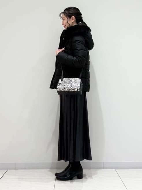 kayoさんの「INDIVI｜【名品／撥水／抗菌防臭】ショート丈リサイクルダウンコート」を使ったコーディネート