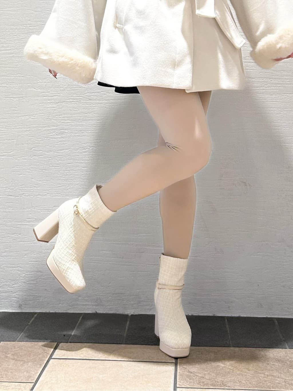 ゆうりさんの「ESPERANZA｜【EC先行販売】スクエアツイードショートブーツ」を使ったコーディネート
