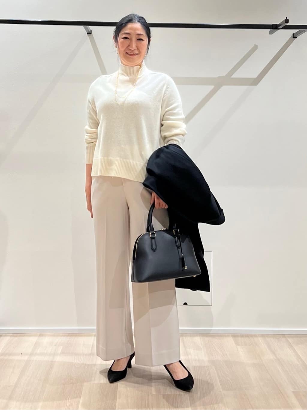 TOMOMIさんの「UNTITLED｜【8色展開/洗える】ウールカシミヤ ハイネックニット」を使ったコーディネート