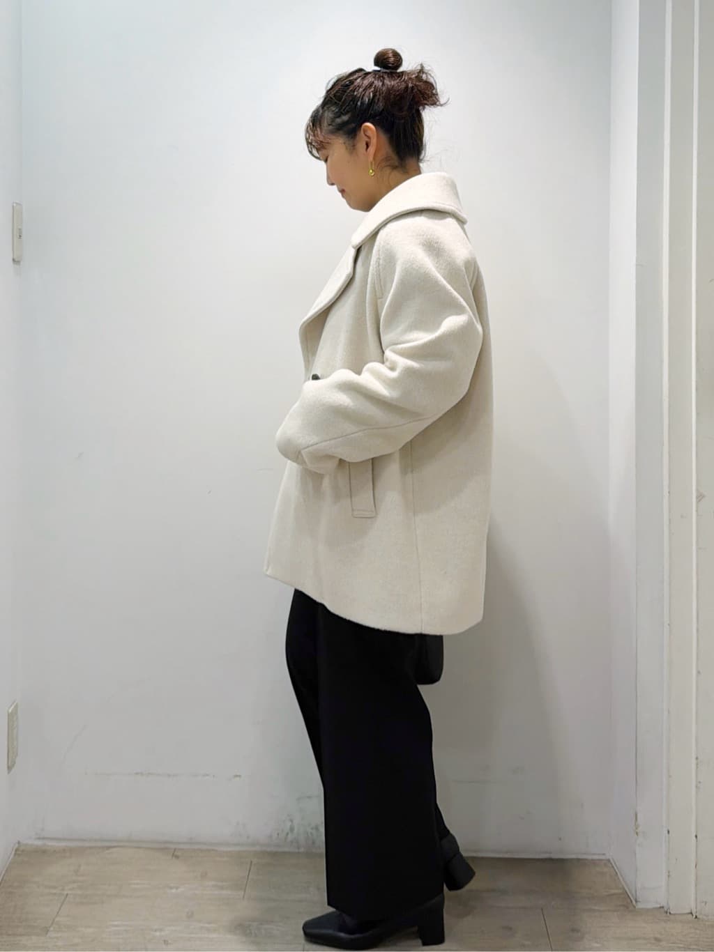 sumicaさんの「OPAQUE.CLIP｜スパンコールラメ衿2WAYペプラムニット【洗濯機OK】」を使ったコーディネート