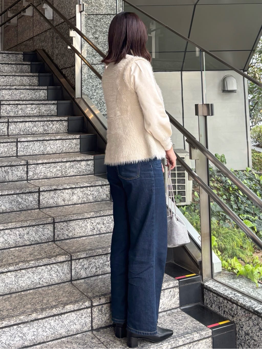 このかさんの「index｜《andGIRL掲載》フェザーペプラムジレ【洗濯機OK／抗ピル】」を使ったコーディネート