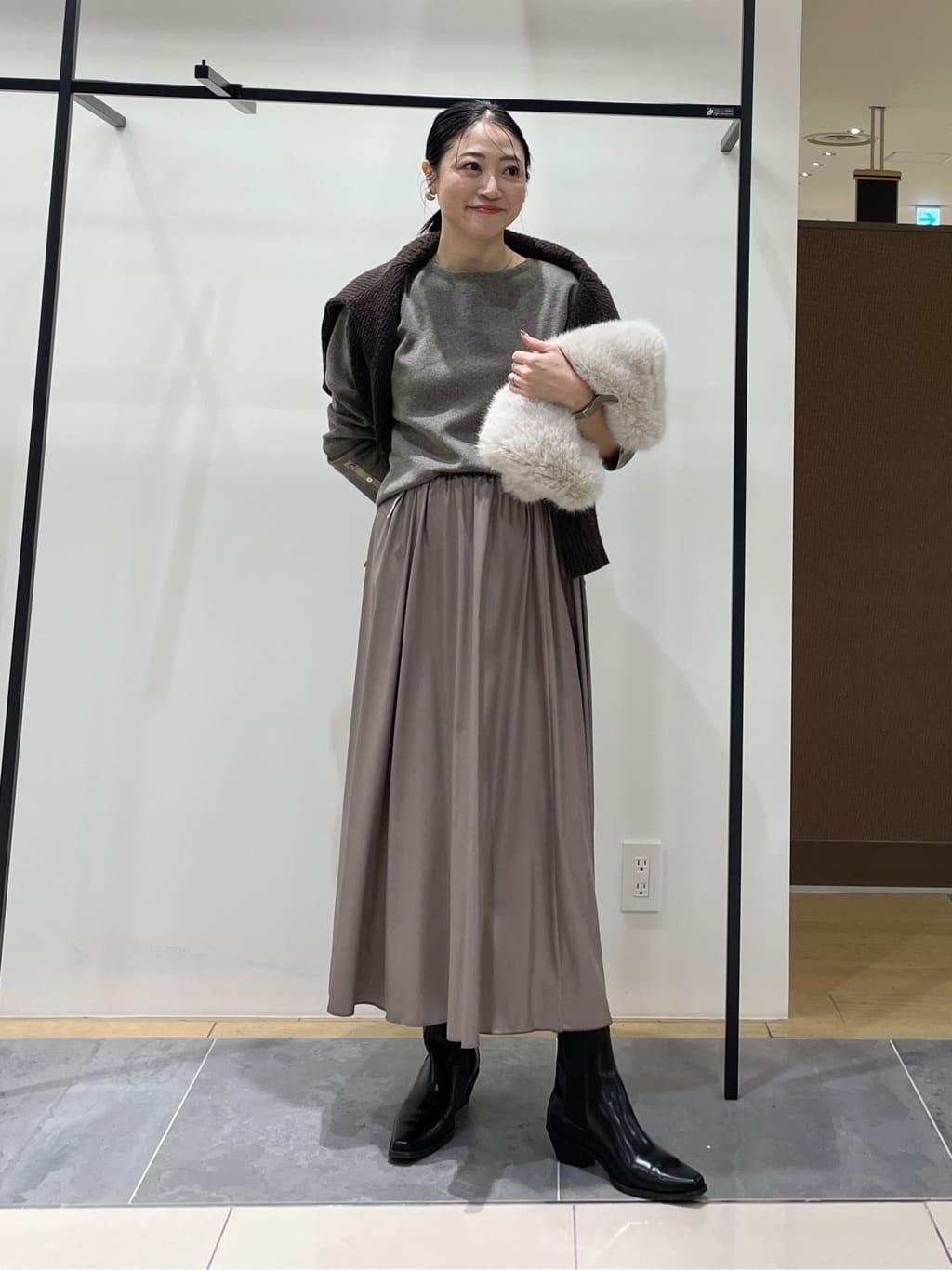 shihoさんの「INDIVI｜【洗える／SETUP可能】ジャカードボートネックニット」を使ったコーディネート