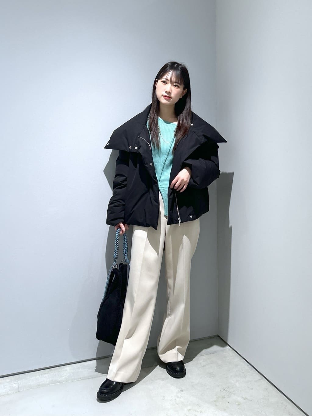 Renoさんの「INDIVI｜Timeless｜ストレートフレアパンツ」を使ったコーディネート