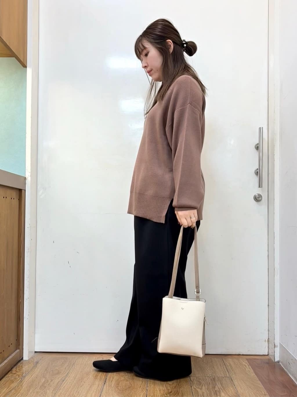 だいわさんの「SHOO･LA･RUE｜【洗濯機可/S-LL】 フラップイージーワイドパンツ」を使ったコーディネート