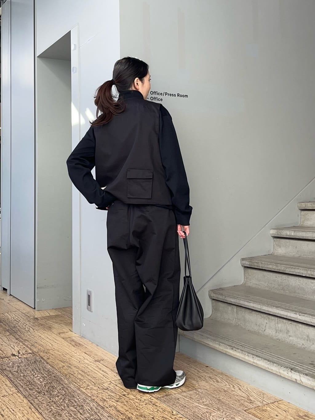 神野（jinno）さんの「TAKEO KIKUCHI｜【Sサイズ～】カツラギストレートパンツ」を使ったコーディネート