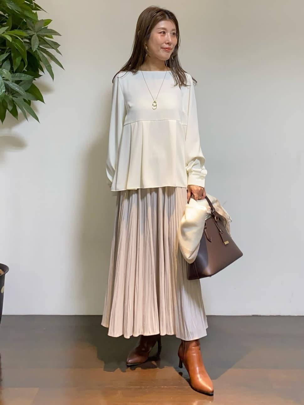 tomoさんの「UNTITLED｜【日本製／通勤／フォーマル】カシミヤ混ノーカラーコート」を使ったコーディネート