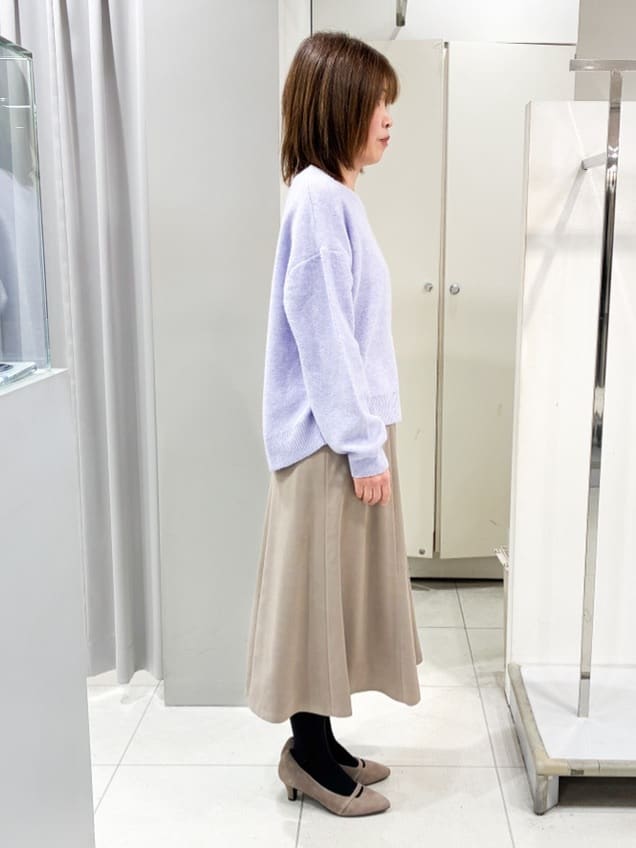 たみちゃんさんの「Reflect｜【選べる5色／ゆったりシルエット】Vネックスパンコールニット」を使ったコーディネート