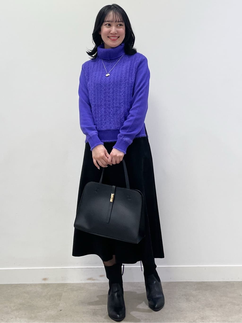 yukariさんの「Reflect｜【ほんのりラメ感◎】ふわふわフェザーヤーンハイネックニット」を使ったコーディネート