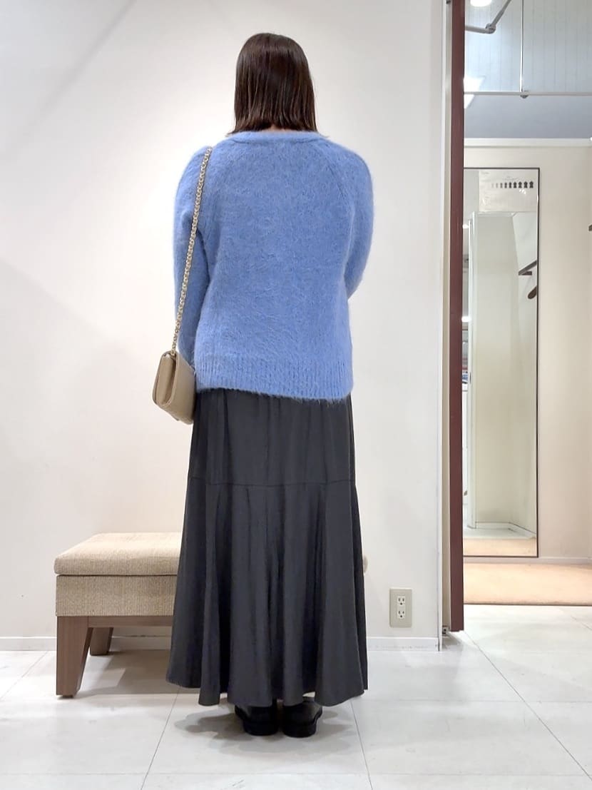 YUIさんの「UNTITLED｜【洗える/1枚で着映え】ソフト裾フレアスカート」を使ったコーディネート