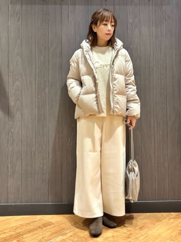 meiさんの「SHOO･LA･RUE｜【撥水/洗える】ショートフーディーダウン」を使ったコーディネート
