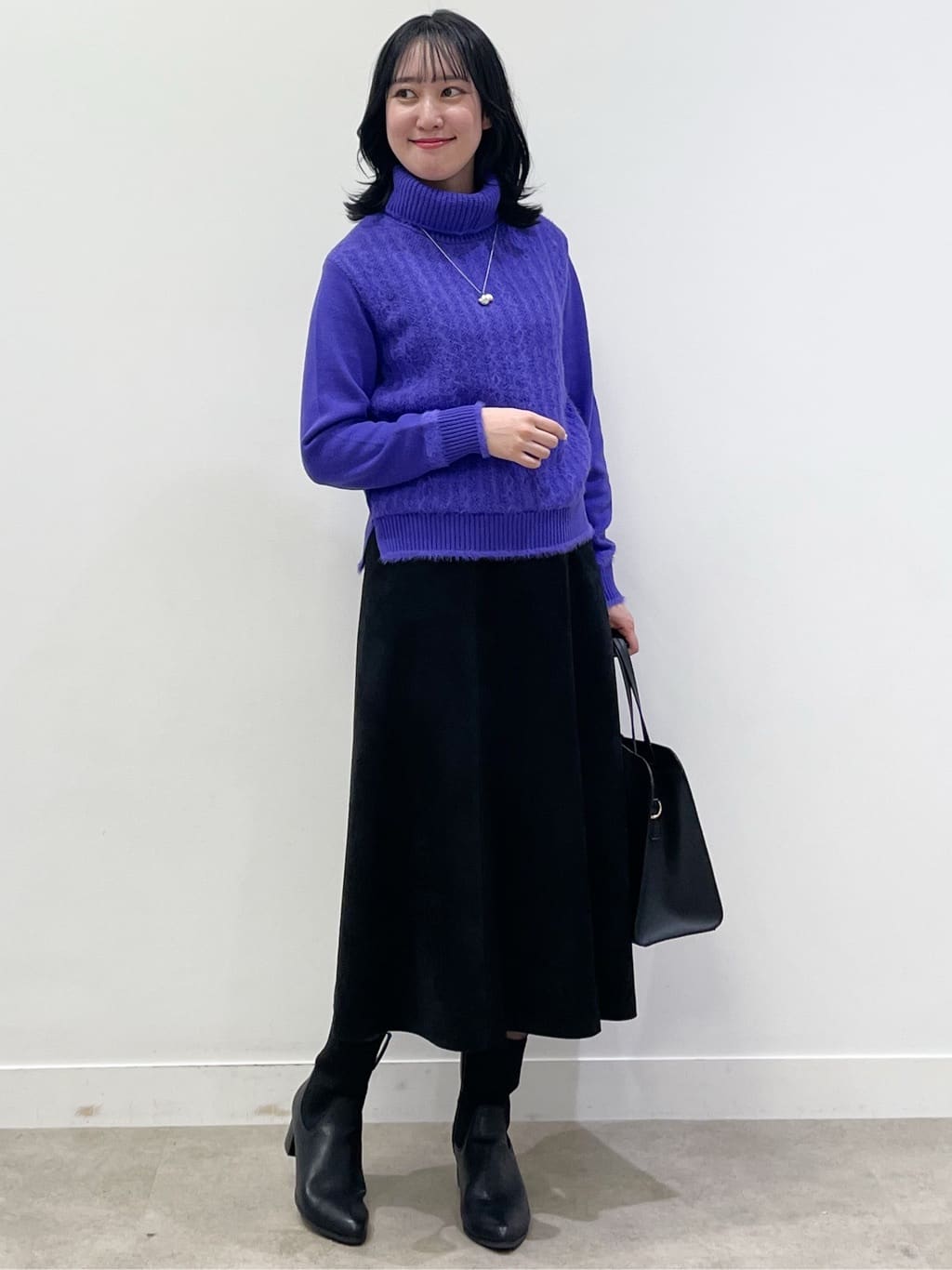 yukariさんの「Reflect｜【ほんのりラメ感◎】ふわふわフェザーヤーンハイネックニット」を使ったコーディネート