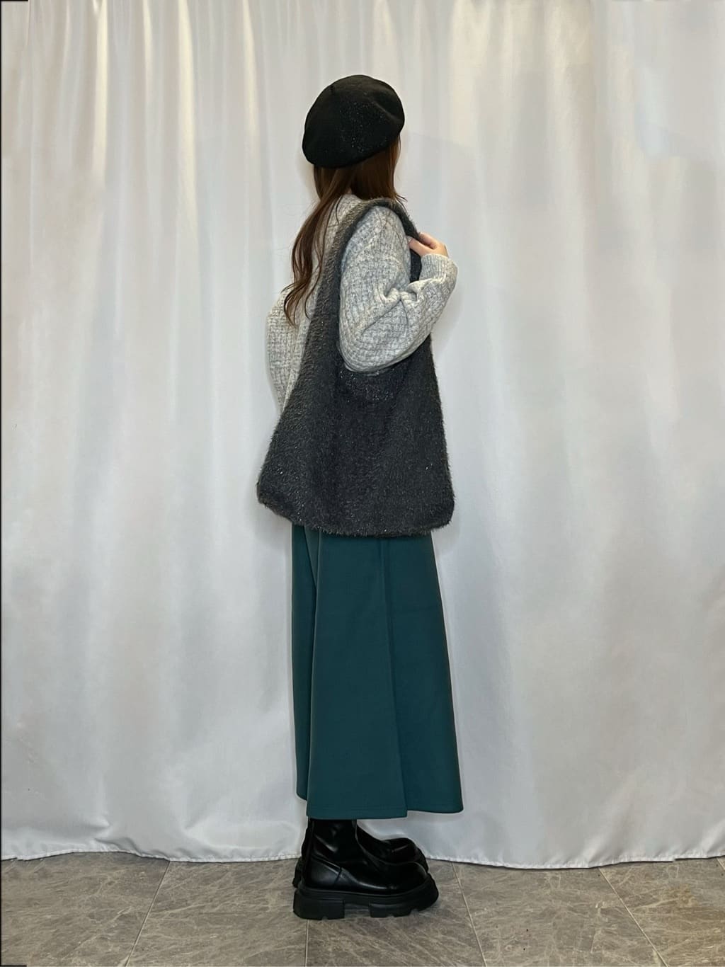 おうめさんの「SHOO･LA･RUE｜【洗濯機可】美脚見え あったか圧縮ニット ガウチョパンツ」を使ったコーディネート