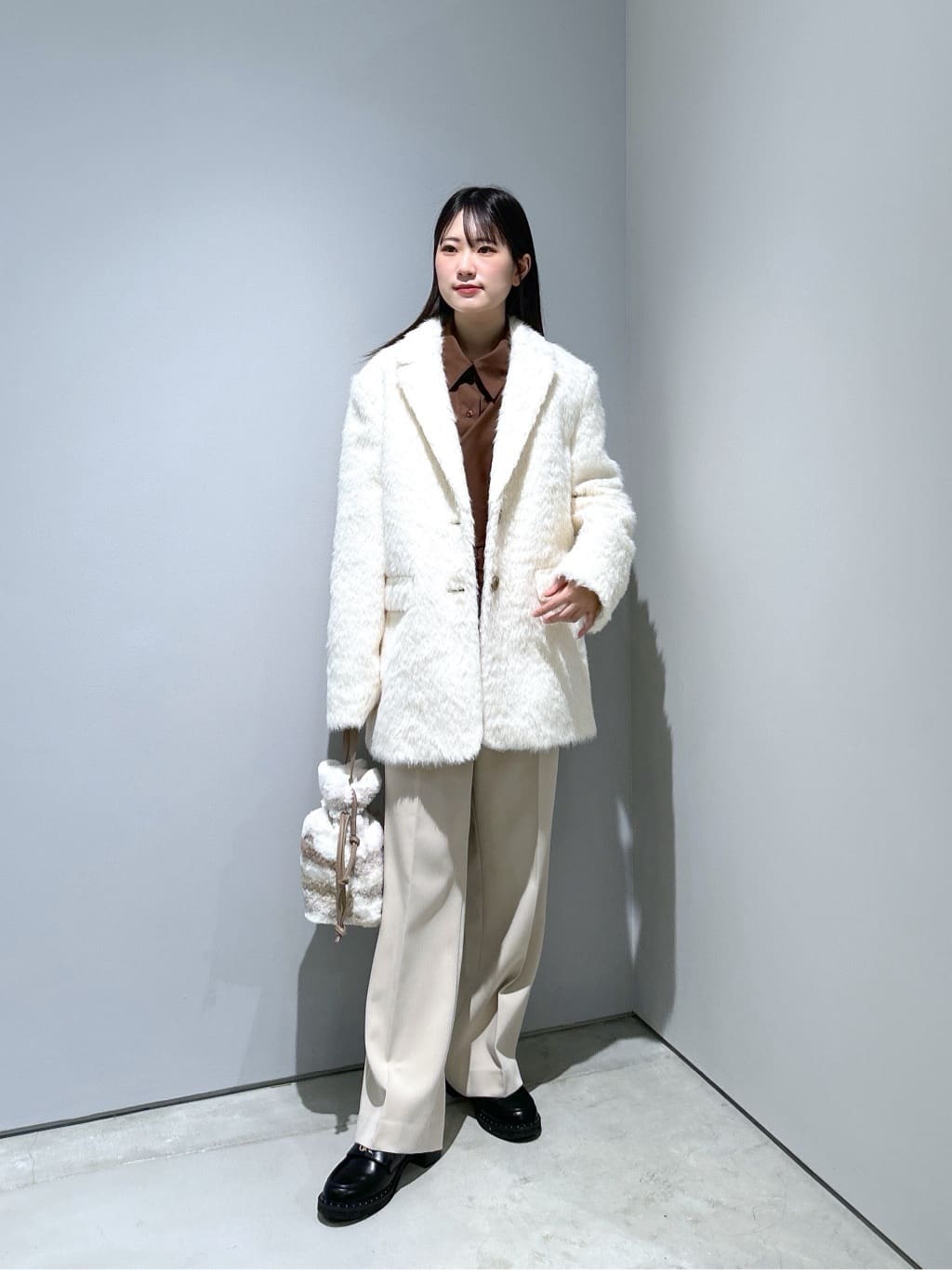 Renoさんの「INDIVI｜アシメジレシャツ」を使ったコーディネート