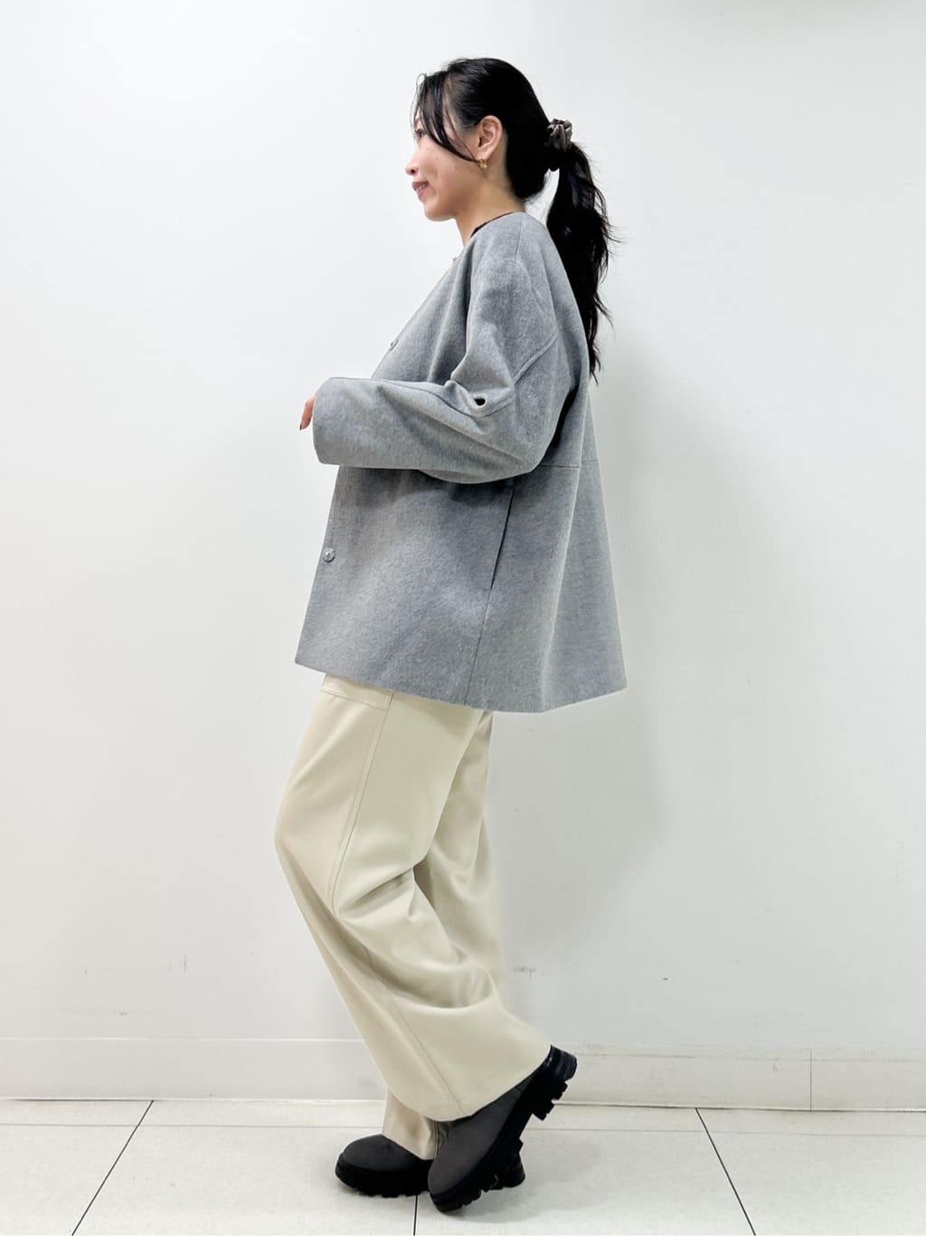 Kaiさんの「Dessin｜ウール混クルーネックコート」を使ったコーディネート