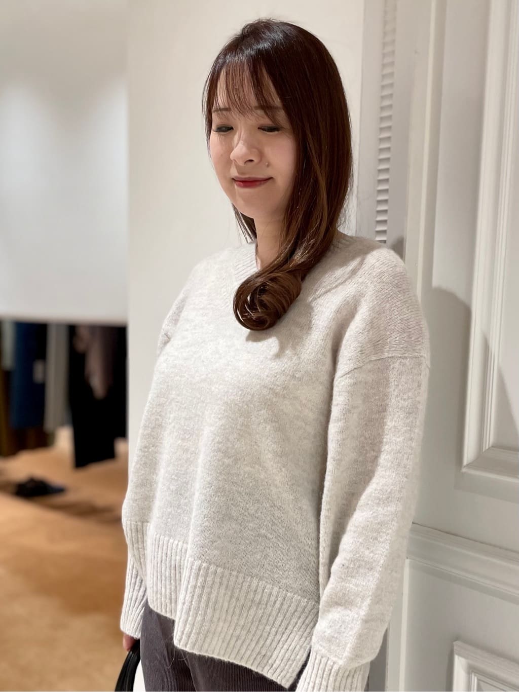 minowaさんの「DRESSTERIOR｜アルパカブレンドVネックニット」を使ったコーディネート