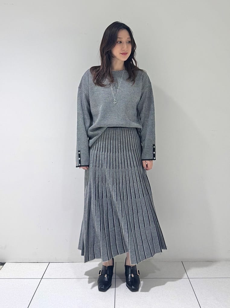そんさんの「INDIVI｜スタンドネック シャギーモールニット」を使ったコーディネート