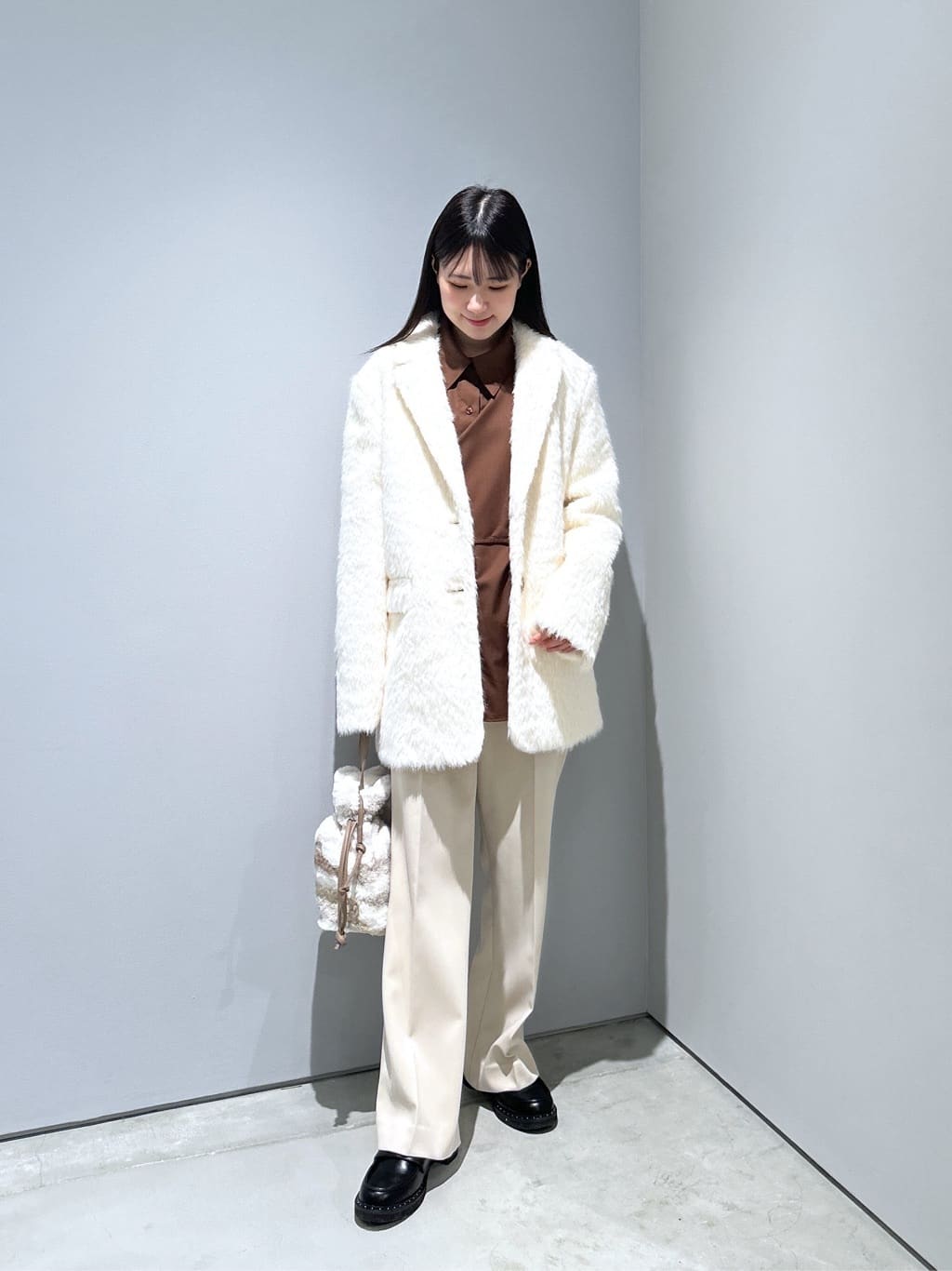 Renoさんの「INDIVI｜アシメジレシャツ」を使ったコーディネート